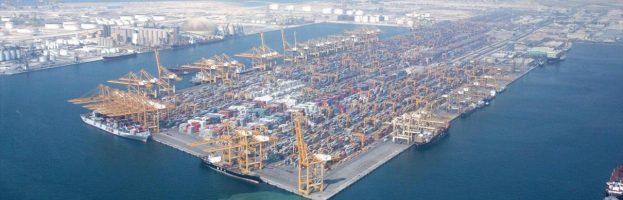 Container Crane Knocked To The Ground At Dubai  [Jebel Ali Port – 04 May 2017]